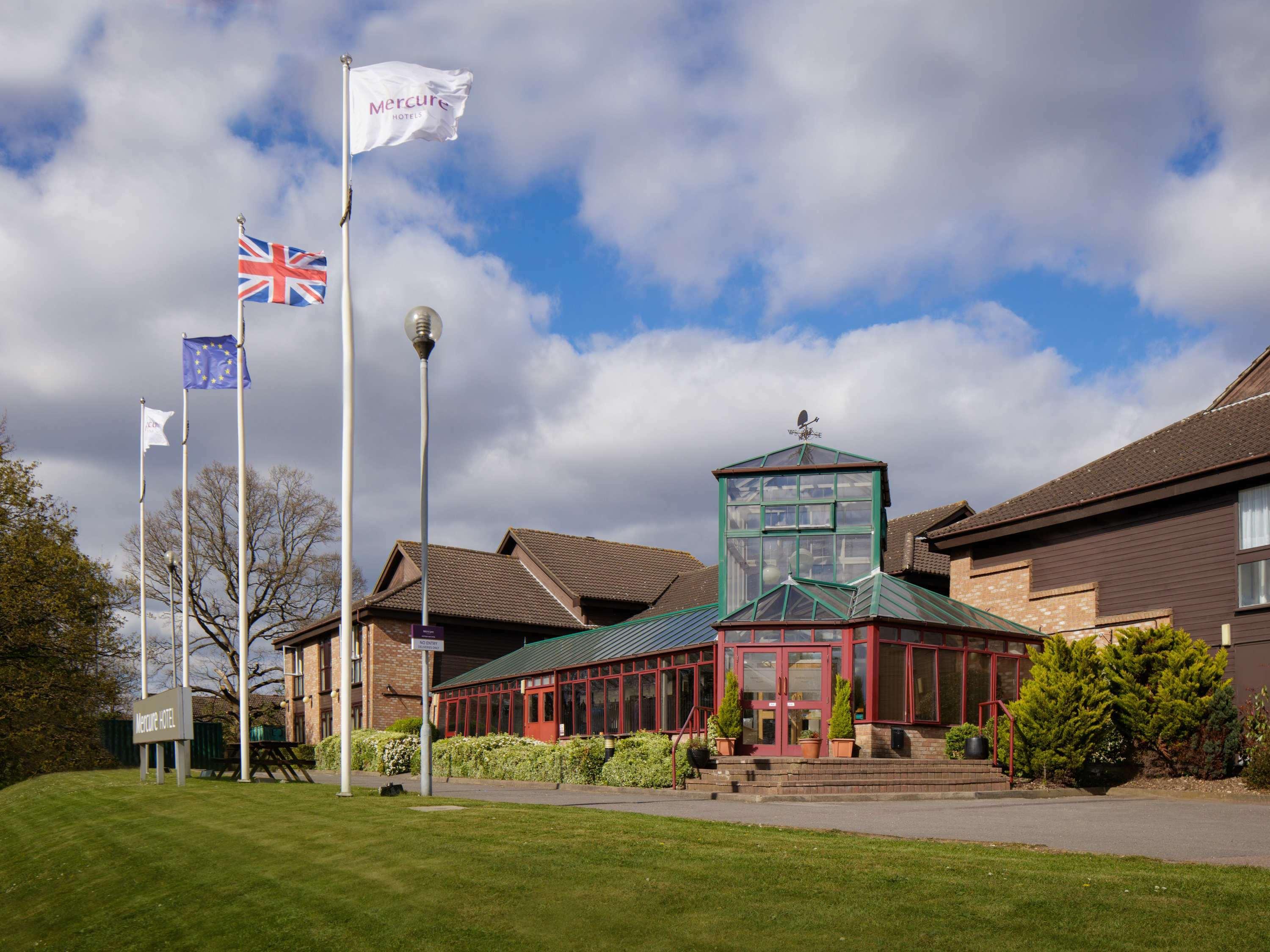 Mercure Hatfield Oak Hotel Exterior foto