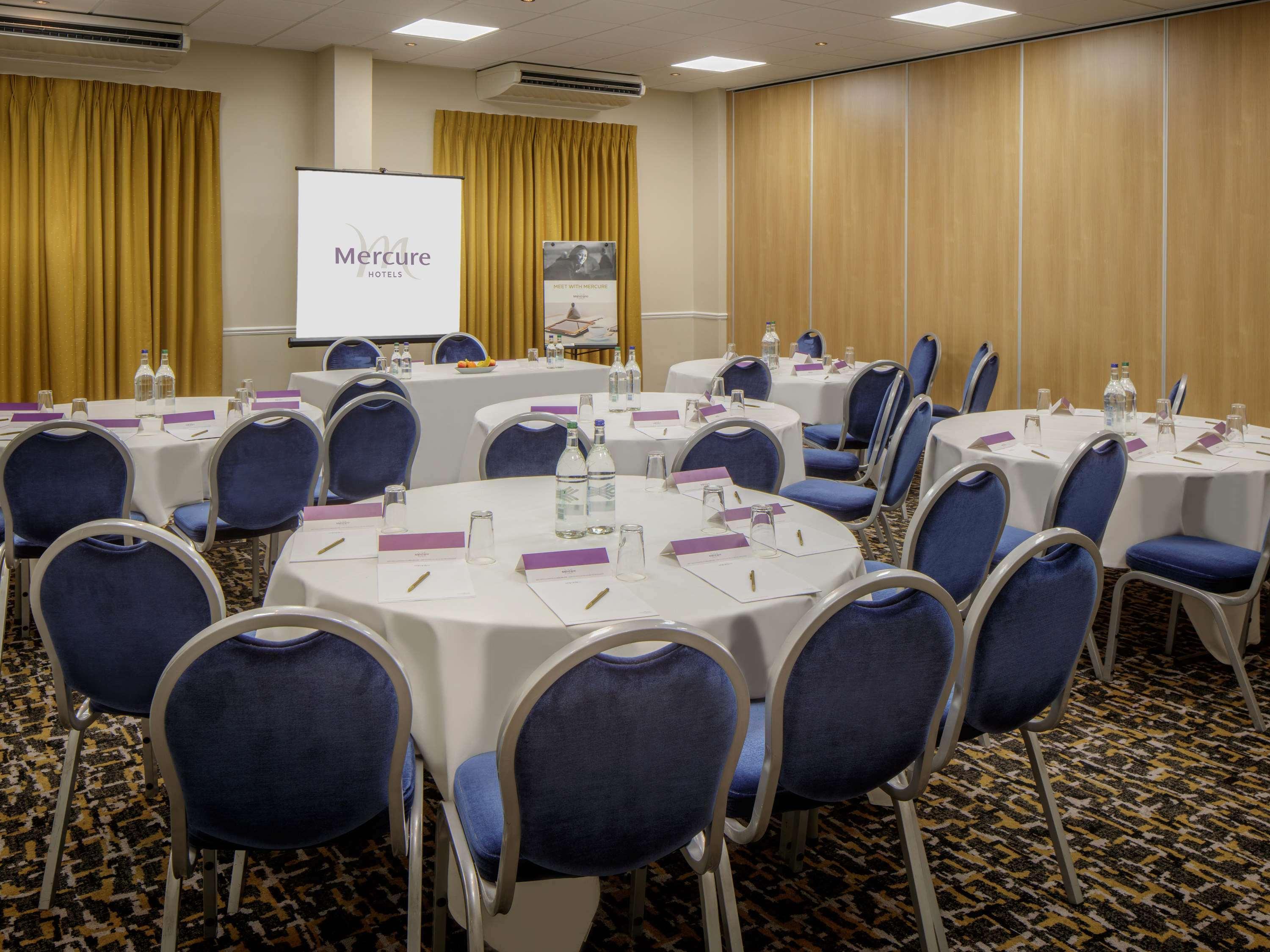 Mercure Hatfield Oak Hotel Exterior foto