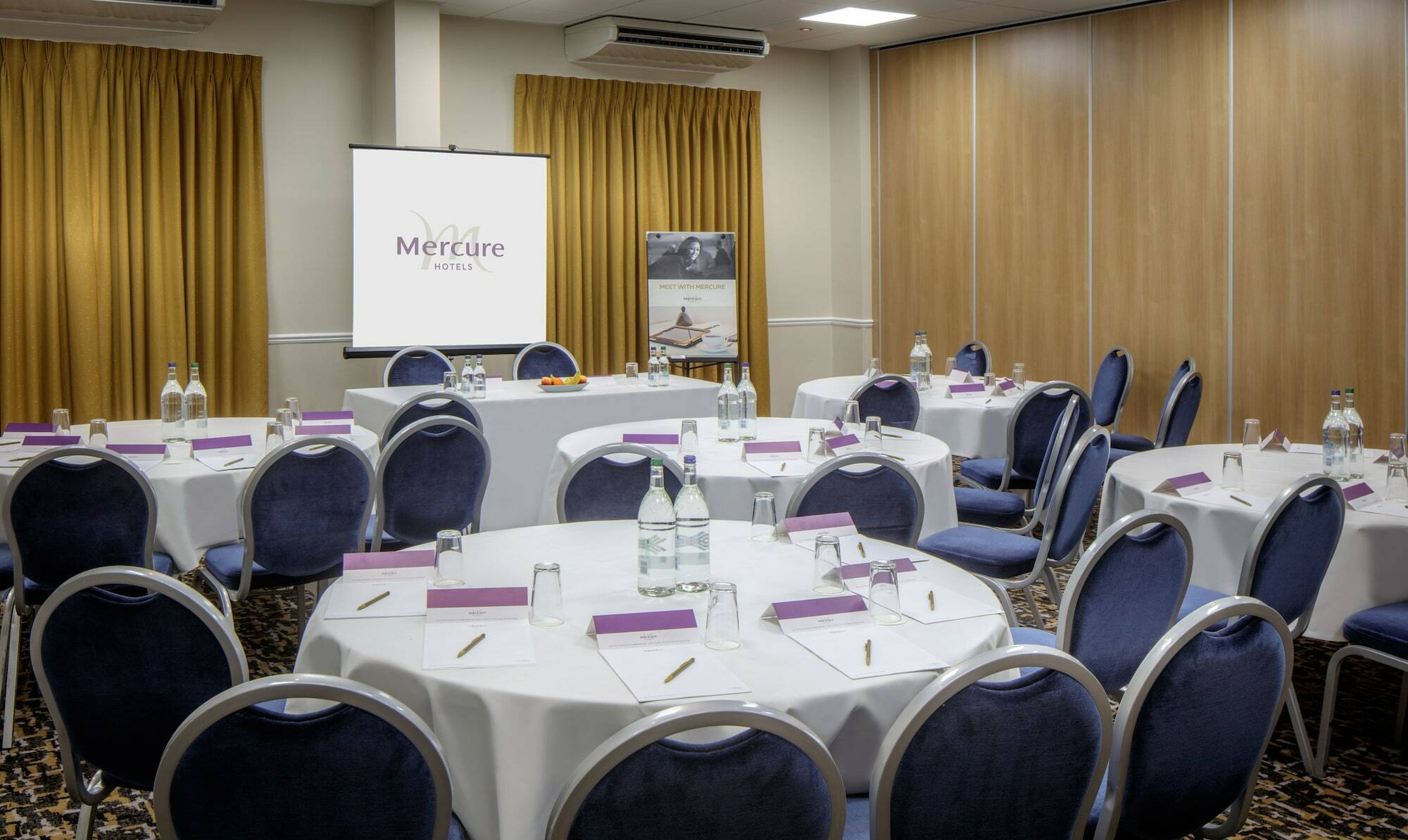 Mercure Hatfield Oak Hotel Exterior foto